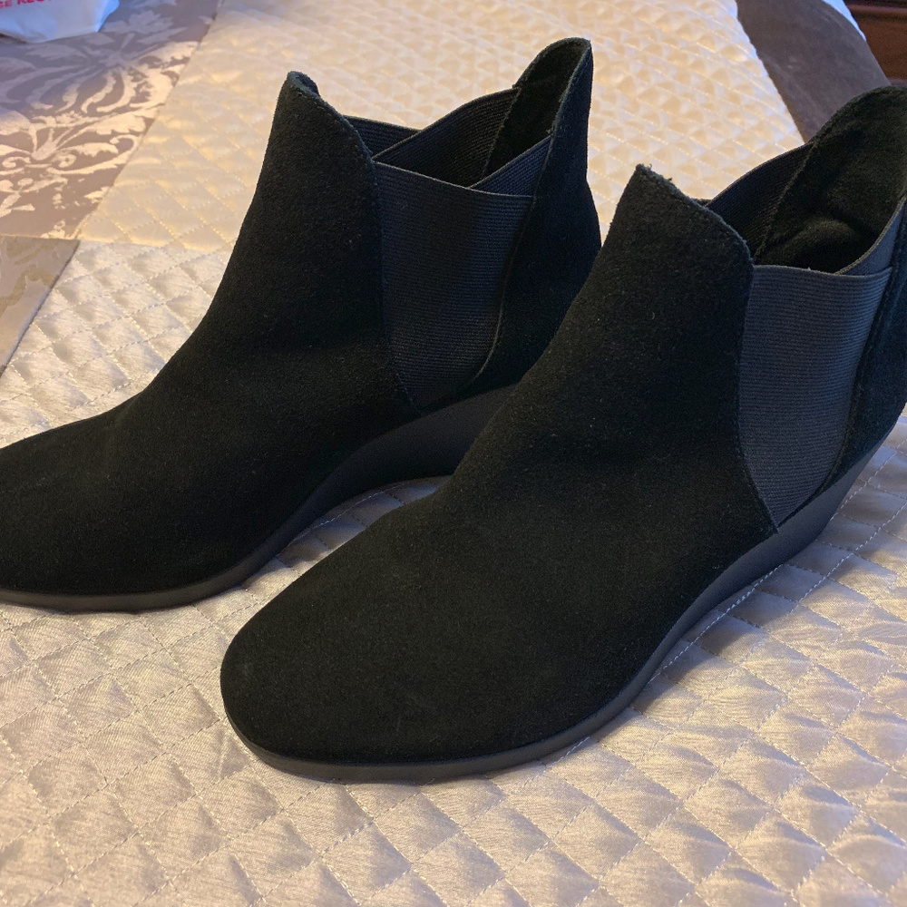 New Black Suede Dual Crocs Comfort Boots Sz 9